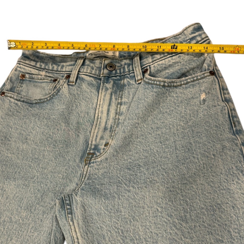 Abercrombie & Fitch The 90s relaxed high rise jean. Size 27/4s - Picture 4 of 5